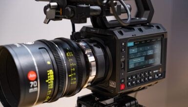 Explicación Sobre la Cámara Blackmagic PYXIS 12K en una Entrevista en Video